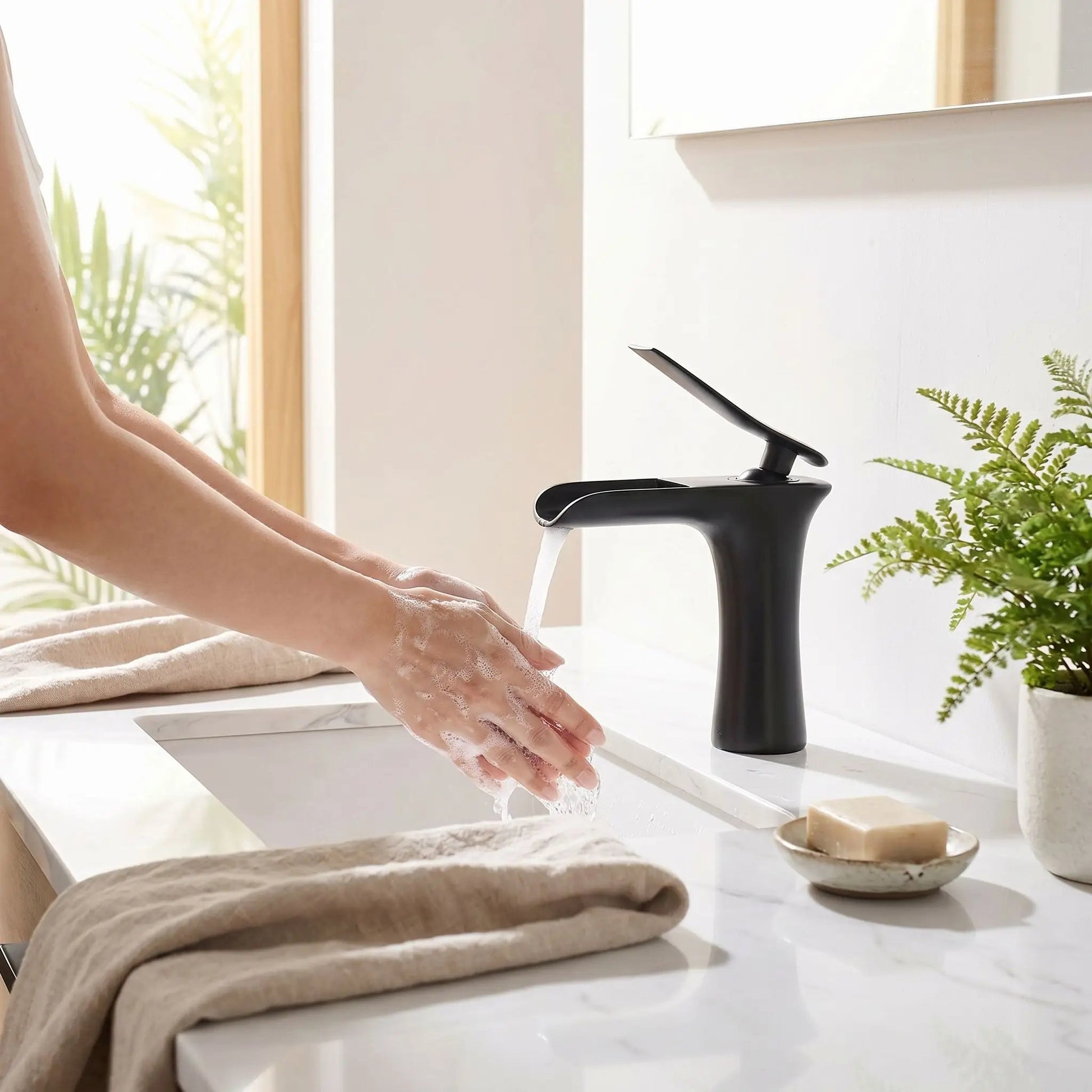 Lavabo Mitigeur  finition Elegance Laiton