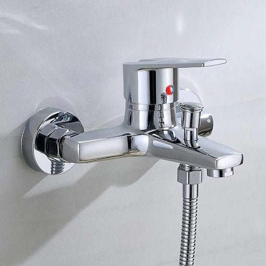 mitigeur sur baignoire avec Design Modern