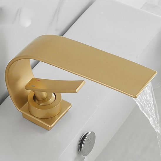 robinet-de-cuisine dore cascade